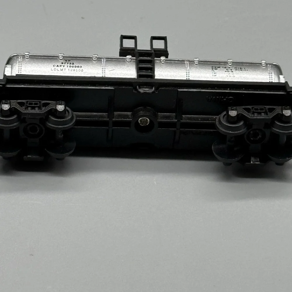 N Scale Southern Pacific Tank Car Chemical Container Freight Cars 2pc Lot